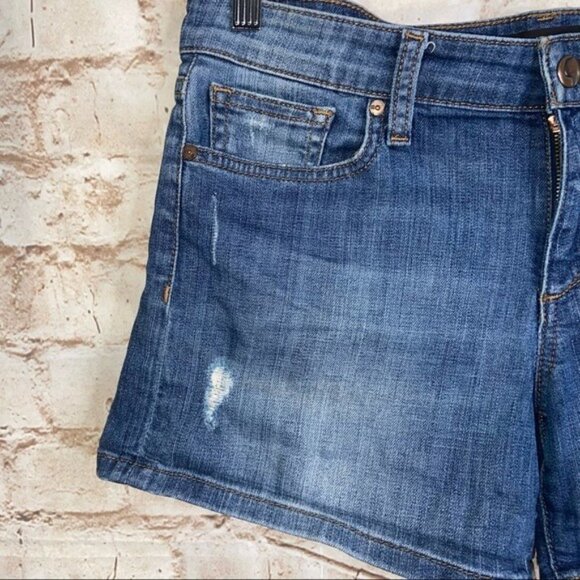 Joe’s Jeans Medium Wash Marylee Distressed Jean Shorts Size 28 - Picture 2 of 8